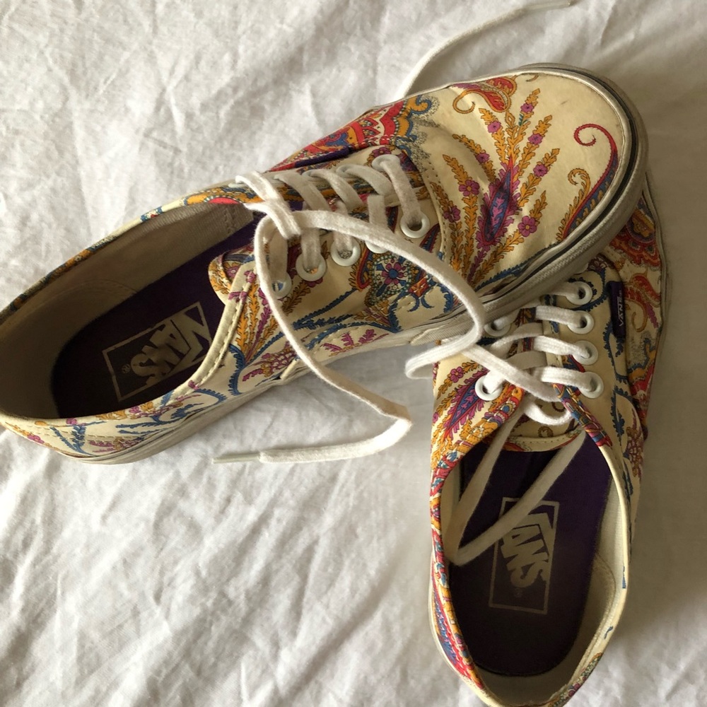 Paisley vans